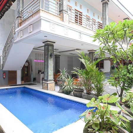 Ceria Guesthouse Seminyak Mitra Reddoorz Экстерьер фото