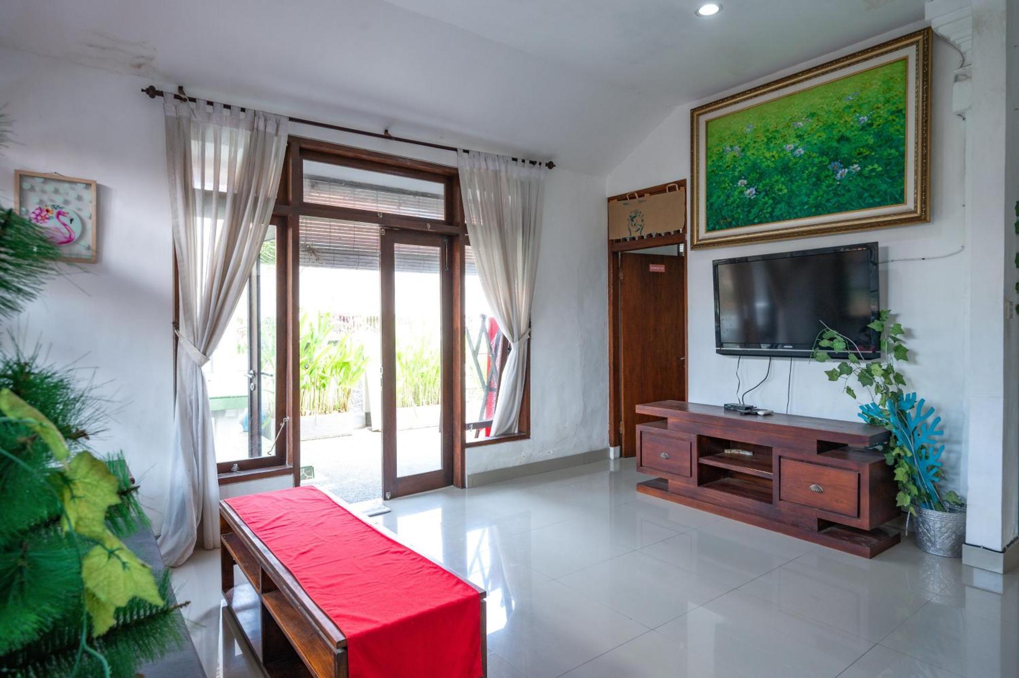 Ceria Guesthouse Seminyak Mitra Reddoorz Экстерьер фото