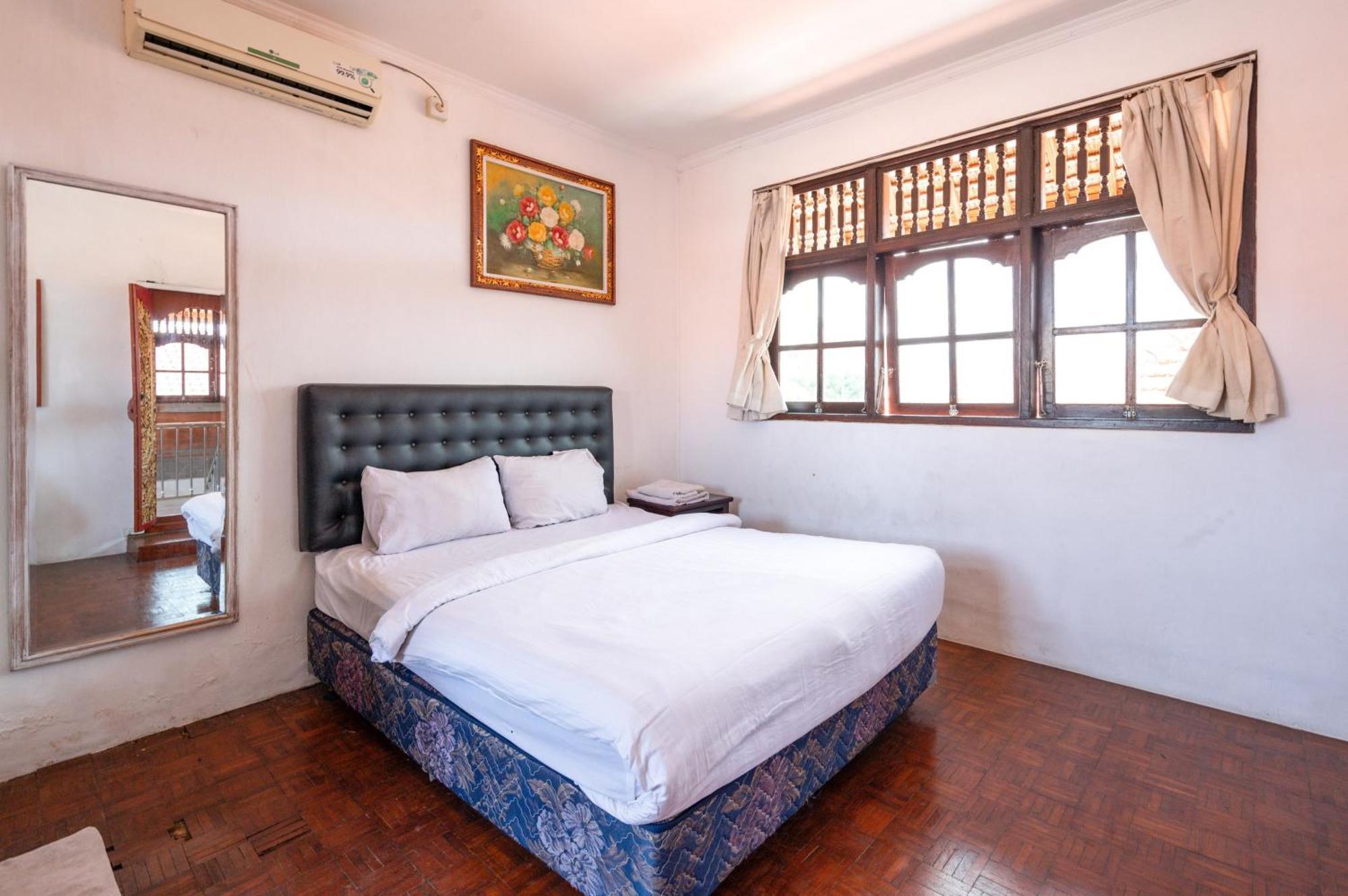 Ceria Guesthouse Seminyak Mitra Reddoorz Экстерьер фото