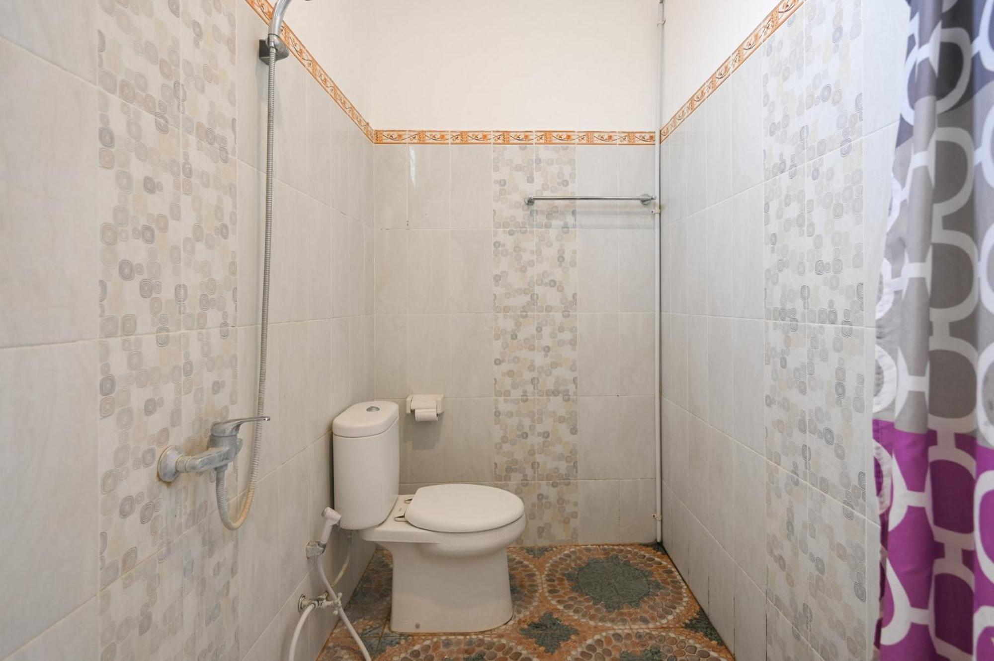 Ceria Guesthouse Seminyak Mitra Reddoorz Экстерьер фото