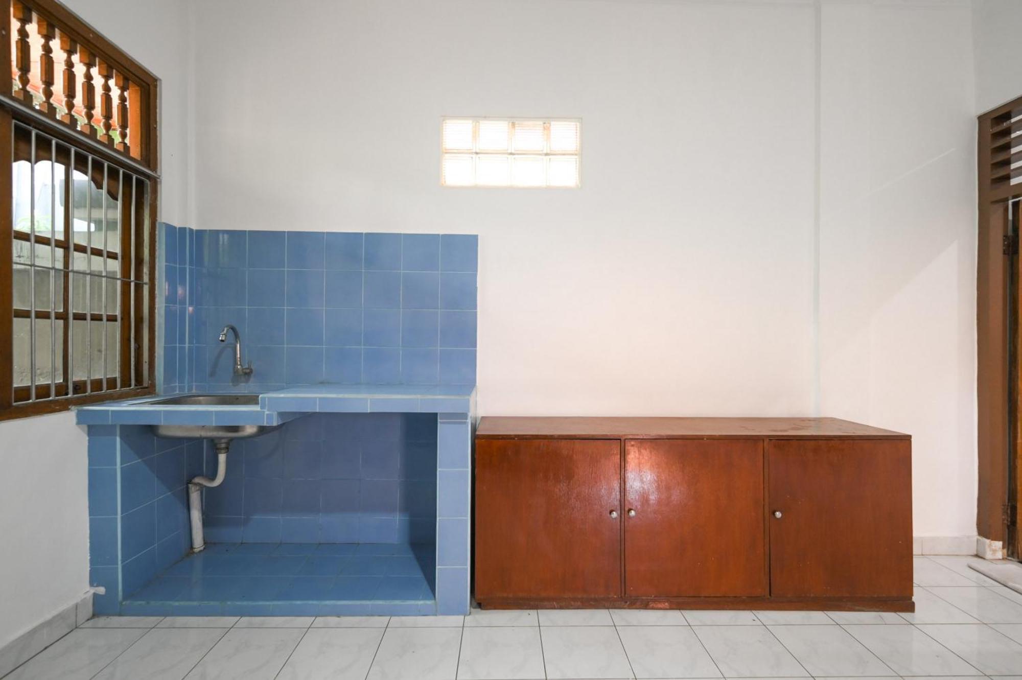 Ceria Guesthouse Seminyak Mitra Reddoorz Экстерьер фото