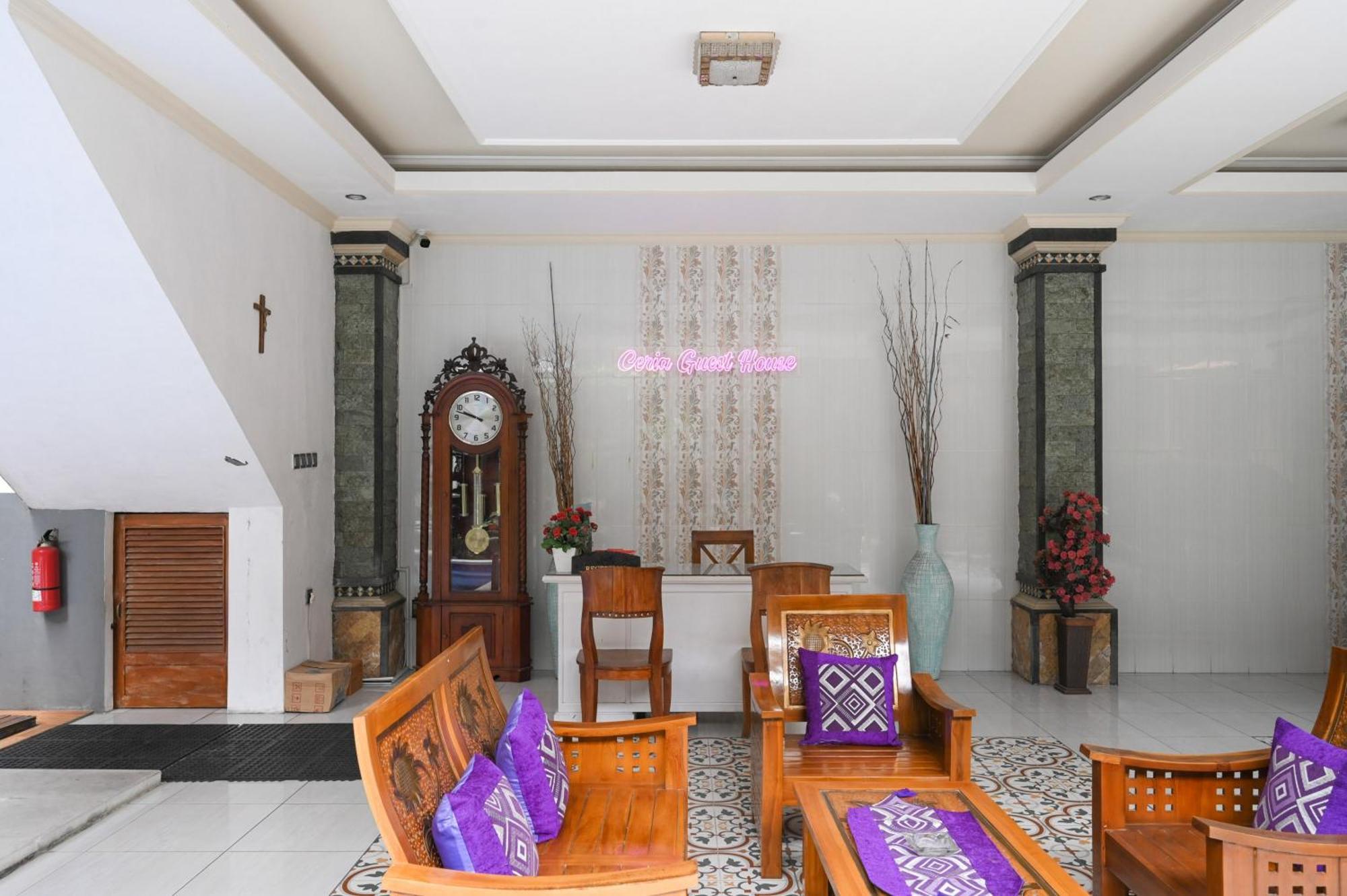Ceria Guesthouse Seminyak Mitra Reddoorz Экстерьер фото