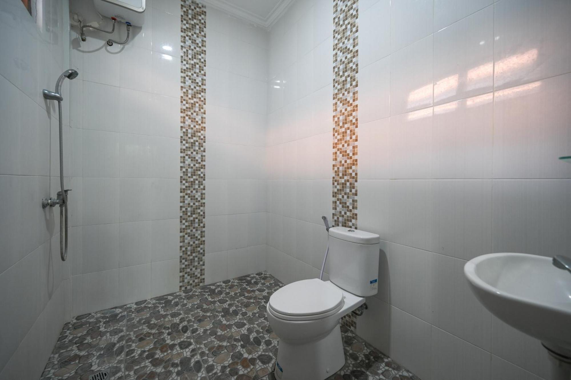 Ceria Guesthouse Seminyak Mitra Reddoorz Экстерьер фото